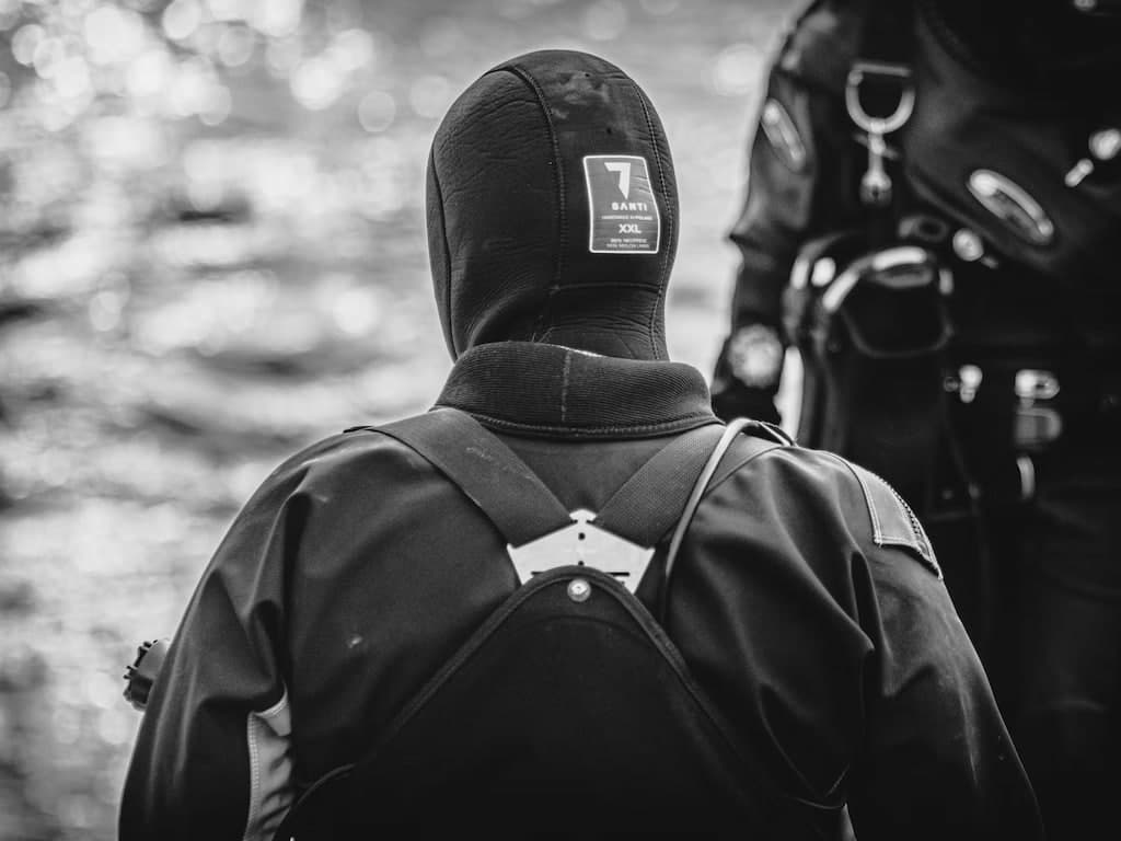 Divers training as a connection to the underwater world
